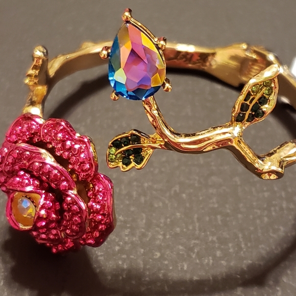 Betsey Johnson Bracelet - Picture 4 of 16